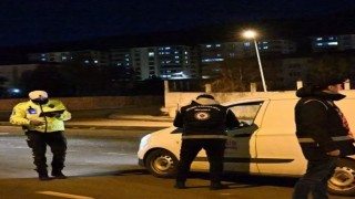 Bayburt polisi huzur ve güven için denetimlerini sürdürüyor