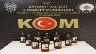 Bayburtta 10 litre kaçak alkol ele geçirildi