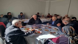 Bayburtta huzurevi sakinleri yakınlarıyla kahvaltıda buluştu