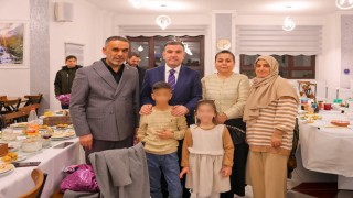 Bayburtta koruyucu aileler iftar sofrasında buluştu