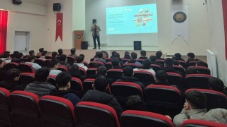 Bayburtta öğrencilere yapay zekâ eğitimi verildi