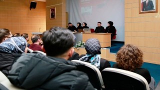 Bayburtta ‘Soykırım ve Kadın başlıklı panel düzenlendi