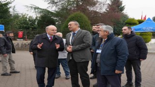 Bayram arifesinde şehir mezarlığında Kuran tilaveti