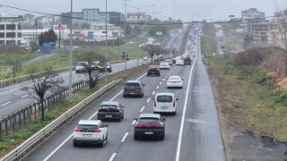 Bayram dönüşü Tekirdağ-İstanbul yolunda yoğunluk