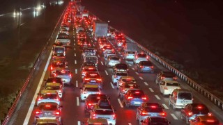 Bayram göçü sürüyor: Düzcede trafik durma noktasına geldi
