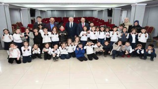 Belediye meclisinde minik misafirler yerel yönetimi yerinde öğrendi