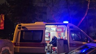 Beşiktaşta dairede yangın paniği: 2 kişi dumandan etkilendi