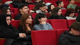 BEUN Bilim Kafede Bağımlılıkla Mücadelenin Önemine Dikkat Çekildi