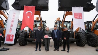 Bilecik Belediyesine hibe kepçe desteği