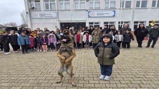 Bilecikte bomba arama köpek unsurlarıyla tanıtım faaliyeti düzenlendi