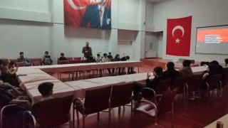Bilecikte çocuklardan eğlenceli karaoke gecesi