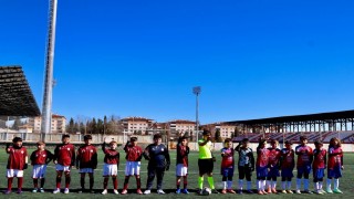 Bilecikte Küçük Erkekler Futbol Müsabakaları heyecanla sürüyor