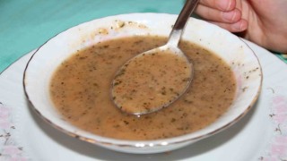 Bilecikte Ramazan ayının vazgeçilmesi ısırgan otlu tarhana çorbası