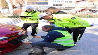Bilecikte standart dışı plakalara yönelik denetim