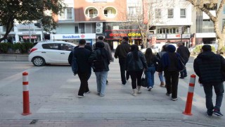 Bilecikte yaya geçitlerinde duba düzenlemesi