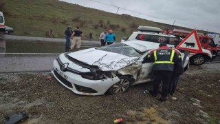 Bingölde trafik kazası : 1 ölü 2 yaralı