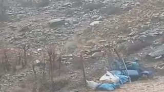 Bitliste heyelan köy yolunu kapattı