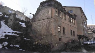 Bitliste tarihi evler kışın ardından alarm veriyor