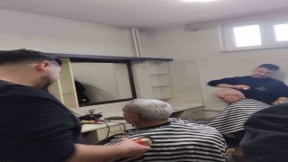 Boluda huzurevi sakinlerine bayram traşı