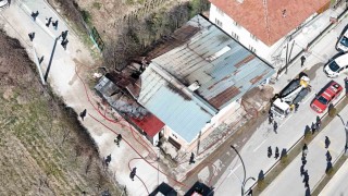 Boluda mobilya atölyesiyle bitişikteki ev alevlere teslim oldu