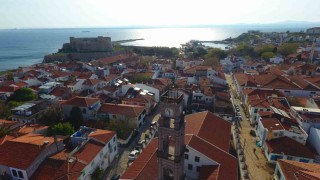 Bozcaadaya bayramda o araçların geçişleri yasaklandı