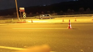 Buldanda iki otomobil kavşakta çarpıştı; 1 yaralı