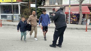 Burdurda 2 genç tanımadığı bir kişi tarafından bıçaklandı