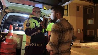 Burdurda tehlikeli araç kullandı, yakalandığında alkollü çıktı