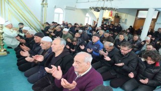 Burhaniyede bayram namazında camiler doldu