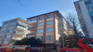 Bursada apartman çatısında yangın paniği