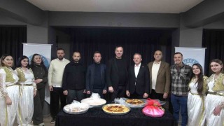 Bursada Balkan esintili sahur: Sokak sokak dolaşıp börek topladılar