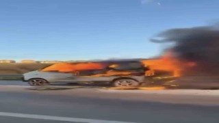 Bursada hafif ticari araç alev aldı