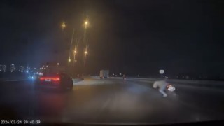 Bursada motosiklet kazası kamerada : Sürücü yola böyle savruldu