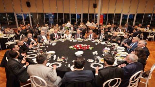 Bursada özlenen tablo...Mecliste su için tartıştılar, iftarda aynı sofrada buluştular