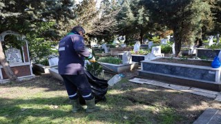 Bursada şehitlik ve mezarlıklar bayrama hazır
