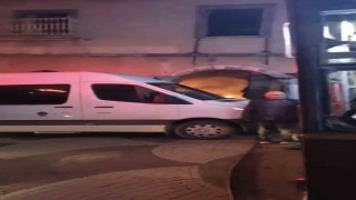 Bursada tarihi binada çıkan yangın söndürüldü