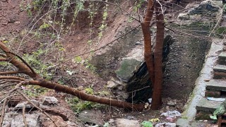 Bursada yağış sonrası istinat duvarı çöktü