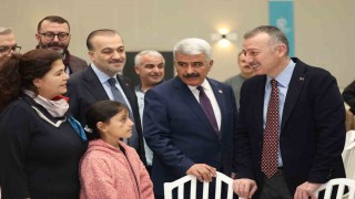 Büyükakından sağlıkçılara: Siz sadece meslek değil insanlık görevi yapıyorsunuz