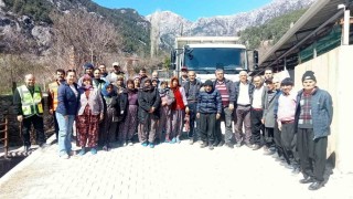 Büyükşehirden üreticilere ipekböceği besleme tablası desteği