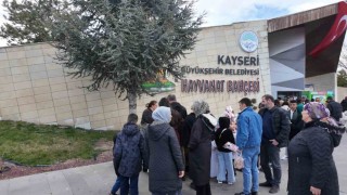 Büyükşehirin hayvanat bahçesi bayramda doldu taştı