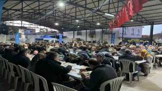 Büyükşehirin iftar sofrasında oruçlar dualarla açıldı