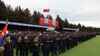 Çanakkalede eğitimleri tamamlanan acemi erler yemin etti
