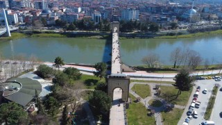 Çarşambada bahar: Vatandaşlar sokağa akın etti