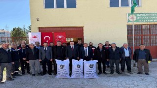 Çavdarhisarda çiftçilere çörek otu tohumu dağıtımı