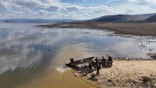 Çavuşçu Gölü çatlamış topraktan göl görünümüne kavuşmaya başladı