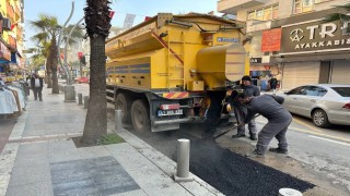 Çayırovanın en işlek caddesinde asfalt onarımı yapıldı