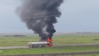 Cizrede seyir halindeki tır alev topuna döndü