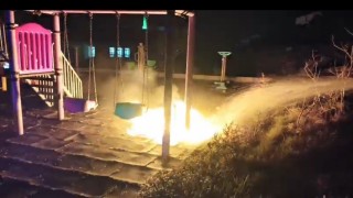 Çocukların yaktığı ateş parkı alev topuna çevirdi
