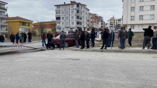 Çorumda minibüs ile otomobil çarpıştı: 5 yaralı