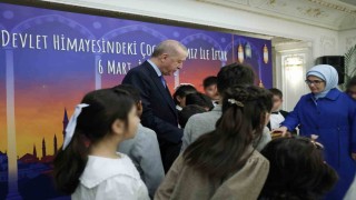 Cumhurbaşkanı Erdoğan, devlet himayesindeki çocuklarla gönül sofrasında buluştu
